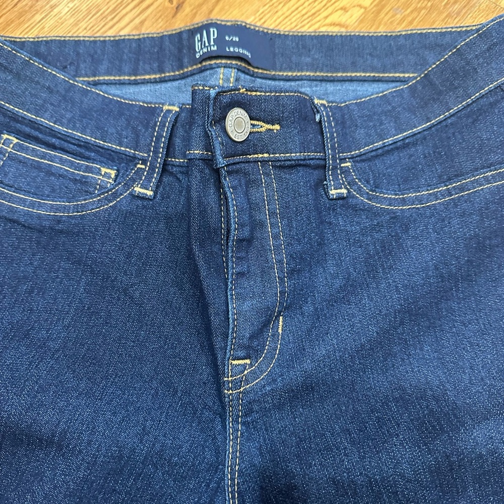 Gap 6/28 - Picture 3 of 9